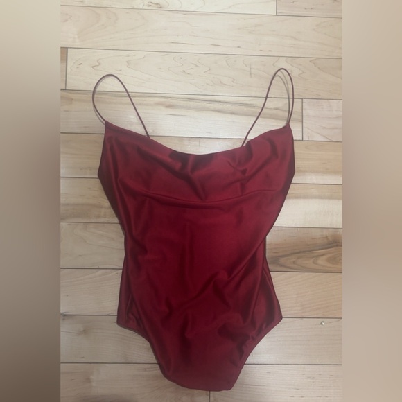 LULU’S TALKING SMOOTH RED COWL NECK BODYSUIT - Picture 4 of 6